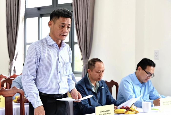 Đại diện lãnh đạo Sở Tài chính báo cáo tiến độ giải ngân tại buổi họp