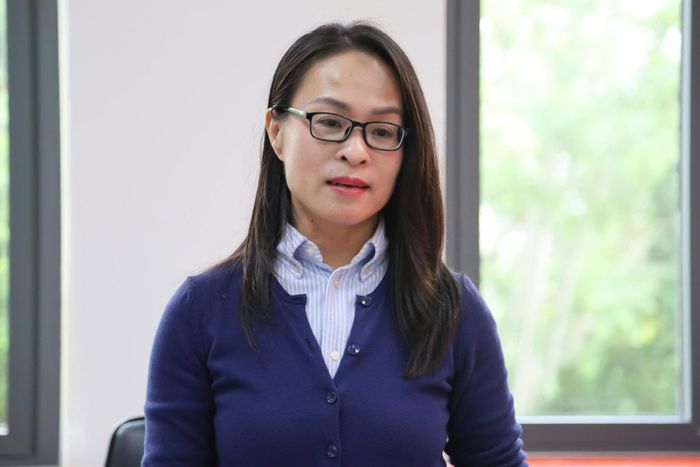 Phó Giám đốc Sở Văn hóa, Thể thao và Du lịch Lâm Đồng Lê Thị Trúc Linh trao đổi các thông tin và tham gia góp ý dự thảo đề án