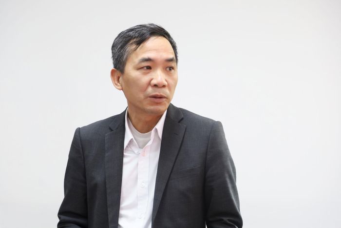 Phó Trưởng Ban Tuyên giáo và Dân vận Tỉnh ủy Hoàng Mạnh Thắng báo cáo đề dẫn dự thảo đề án