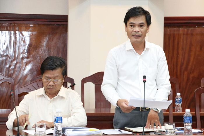 Đại diện Ban Quản lý đầu tư xây dựng số 2 báo cáo tại cuộc họp