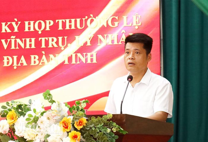 Cử tri xã Trần Thương nêu ý kiến, kiến nghị tại hội nghị.