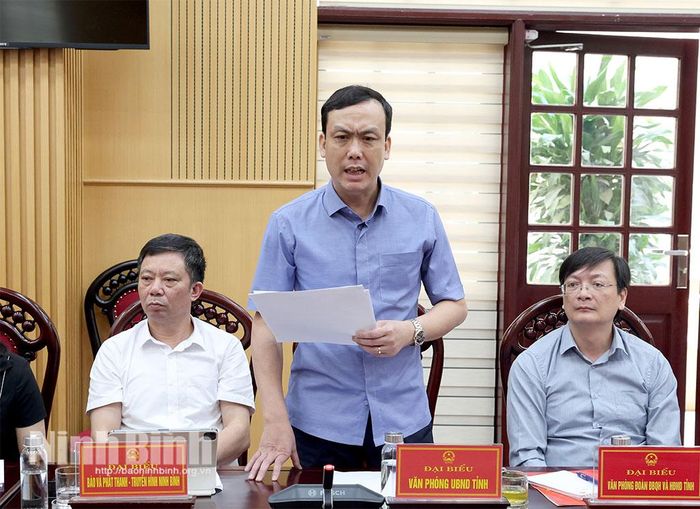Đại diện lãnh đạo Văn phòng UBND tỉnh phát biểu tại Hội nghị.