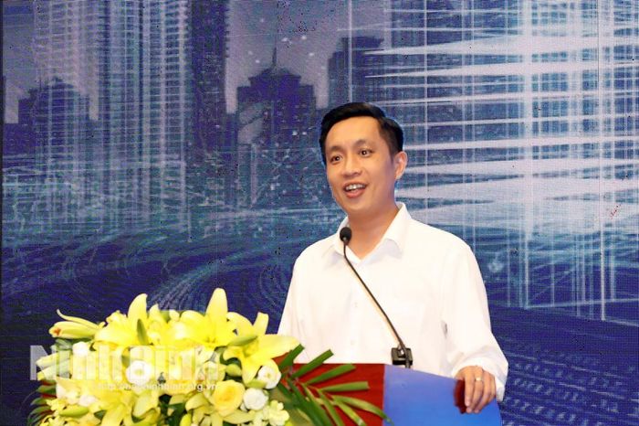 Đại biểu tham luận tại Hội thảo.
