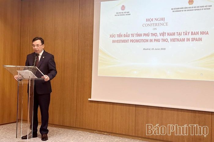 Đồng chí Phó Bí thư Tỉnh ủy Phú Thọ Bùi Huy Vĩnh phát biểu khai mạc hội nghị.
