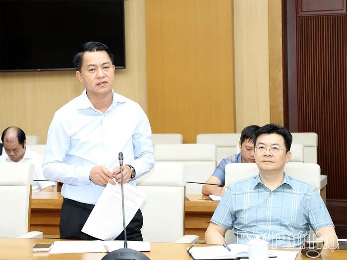 Lãnh đạo xã Tây Cốc phát biểu tại hội nghị.