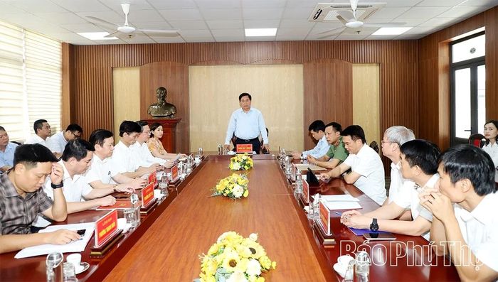 Đồng chí Chủ tịch UBND tỉnh Trần Duy Đông phát biểu chỉ đạo, giao nhiệm vụ cho các sở, ngành và địa phương tại buổi kiểm tra.