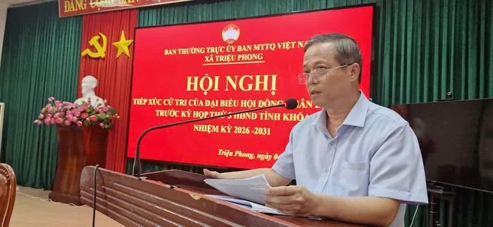 Đại biểu Nguyễn Trần Huy, Phó Chủ tịch HĐND tỉnh phát biểu tiếp thu các ý kiến của cử tri - Ảnh: Q.N