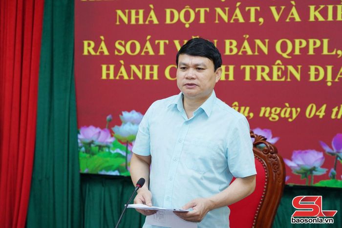 Đồng chí Phó Chủ tịch UBND tỉnh phát biểu tại cuộc làm việc.
