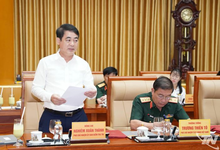 Đồng chí Nghiêm Xuân Thành, Phó Chủ nhiệm Ủy ban Kiểm tra Trung ương, phát biểu tại Hội nghị.