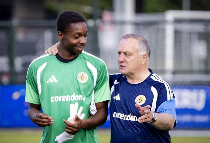  HLV lão làng Dick Advocaat sẵn sàng cùng Curacao tạo bất ngờ. Ảnh: Getty Images