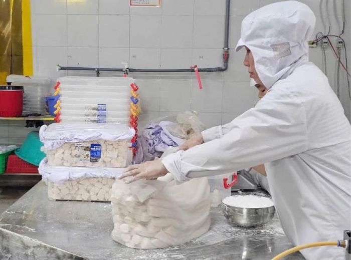  Lao động sản xuất tại Công ty CP Huế One Food