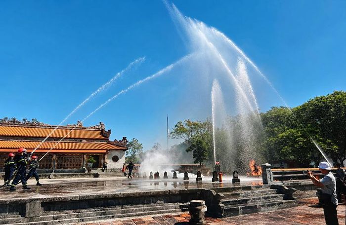  Diễn tập chữa cháy với tình huống giả định 