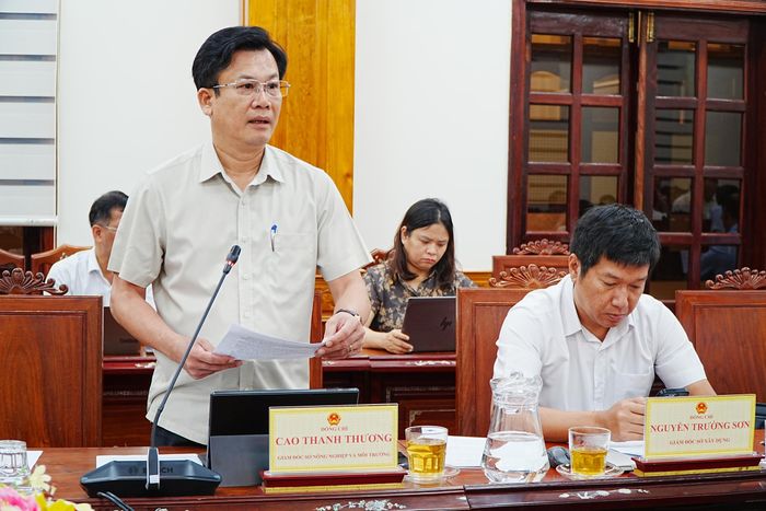 Các đại biểu báo cáo tại Hội nghị.