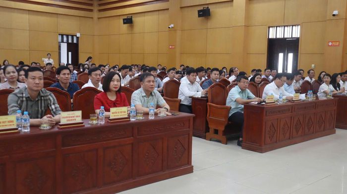 Các đại biểu dự Hội nghị. Ảnh: H.P