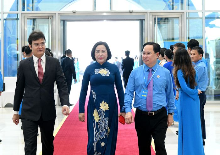 Phó Chủ tịch Quốc hội Nguyễn Thị Thanh đến dự phiên khai mạc trọng thể Đại hội XIV Công đoàn Việt Nam