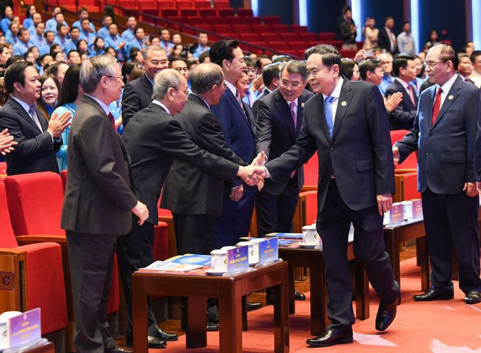 Nguyên Tổng Bí thư Nông Đức Mạnh; Chủ tịch Quốc hội Trần Thanh Mẫn với các đại biểu dự phiên khai mạc trọng thể Đại hội XIV Công đoàn Việt Nam