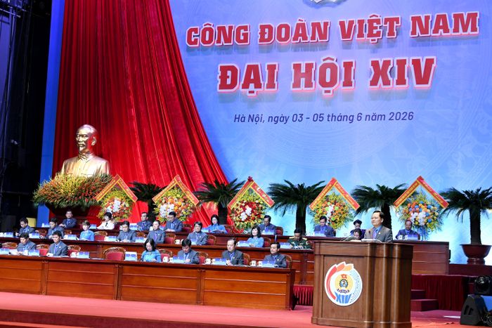 Chủ tịch Tổng Liên đoàn Lao động Việt Nam Nguyễn Anh Tuấn trình bày Diễn văn khai mạc. Ảnh: Lâm Hiển
