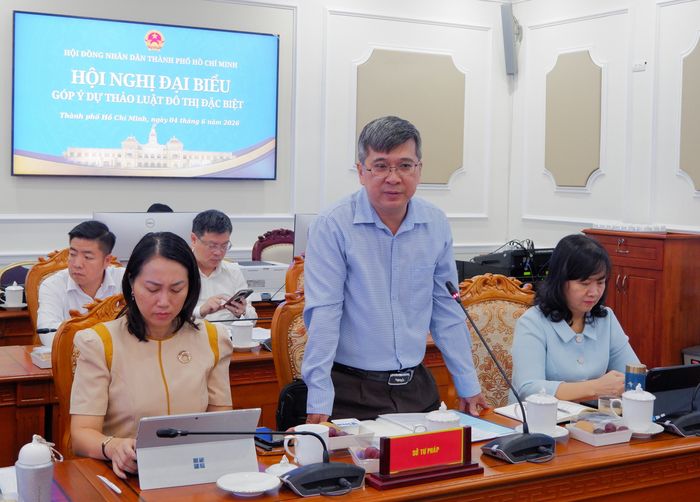 Phó Giám đốc Sở Tư pháp TP. Hồ Chí Minh Phan Thanh Tùng phát biểu. Ảnh: Hoa Lê