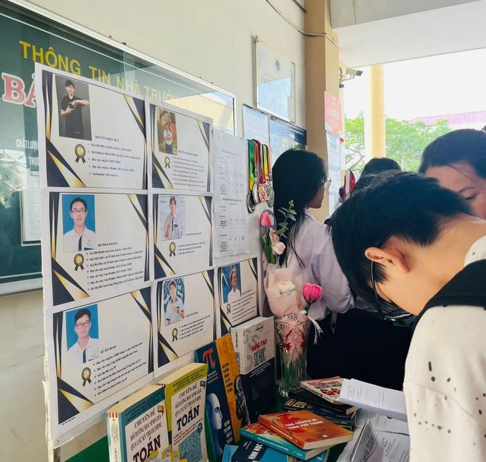 Học sinh trường THPT chuyên Lý Tự Trọng chuẩn bị cho kỳ thi
