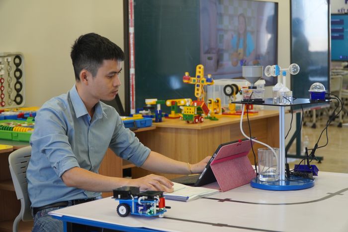 Thiết bị dạy học ngày càng đóng vai trò quan trọng.