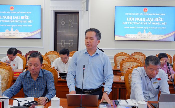 Chủ tịch UBND xã Bình Mỹ Nguyễn Anh Tuấn phát biểu. Ảnh: Hoa Lê