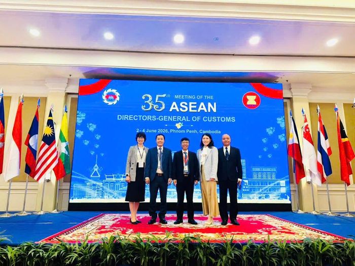 Đoàn Việt Nam tham dự Hội nghị. Ảnh: Hồng Phúc
