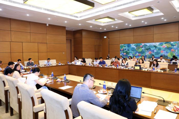 Các đại biểu tham dự cuộc họp