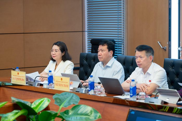 Các đại biểu tham dự phiên họp. Ảnh: Phạm Thắng