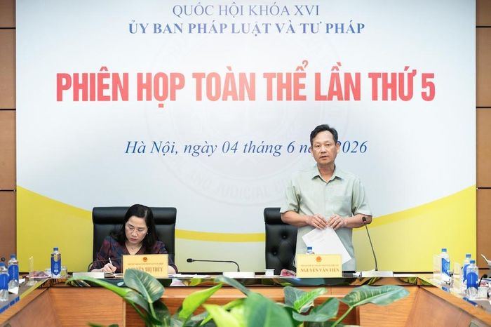 Phó Chánh án Tòa án Nhân dân Tối cao Nguyễn Văn Tiến phát biểu. Ảnh: Phạm Thắng