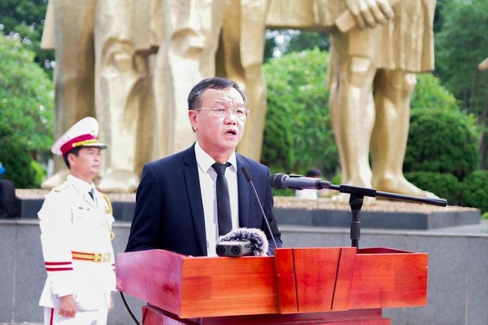Phó Chủ tịch UBND tỉnh, Trưởng Ban Chỉ đạo 515 tỉnh Đắk Lắk Đào Mỹ đọc điếu văn, bày tỏ lòng tri ân sâu sắc đối với các anh hùng liệt sĩ