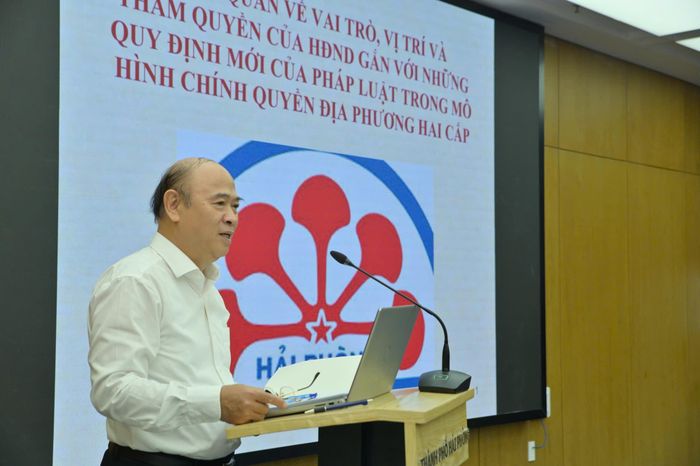 Phó Chủ nhiệm Ủy ban Tài chính - Ngân sách của Quốc hội khóa XIV Bùi Đặng Dũng phát biểu tại Hội nghị. Ảnh: Bảo Ngọc