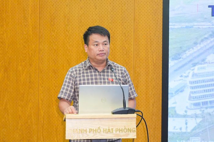 Phó Chủ nhiệm Ủy ban Công tác đại biểu Đặng Ngọc Huy phát biểu tại Hội nghị