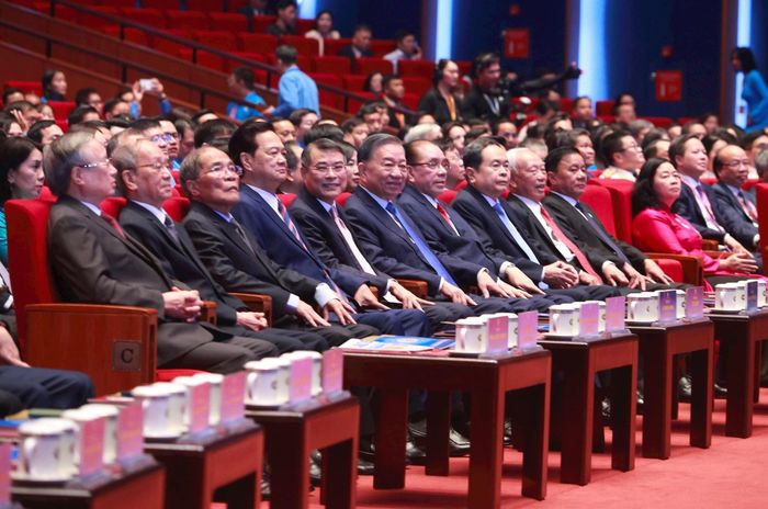 Tổng Bí thư, Chủ tịch nước Tô Lâm cùng các đồng chí lãnh đạo Đảng, Nhà nước, nguyên lãnh đạo Đảng, nhà nước dự Đại hội.