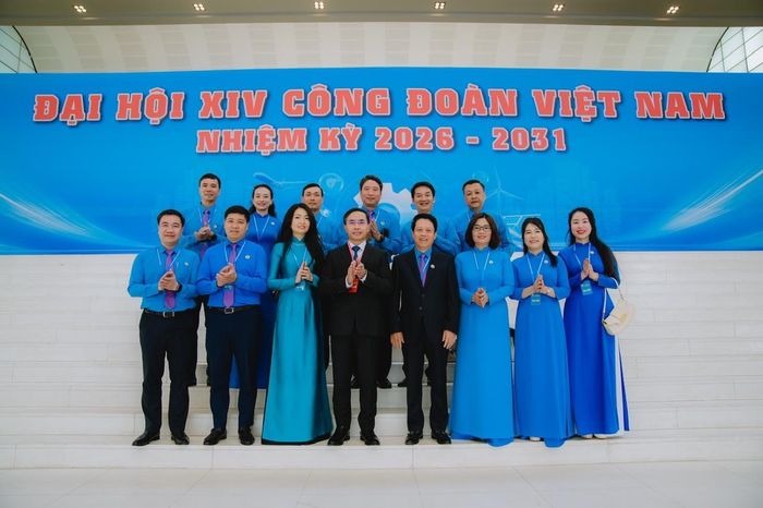 Thống đốc NHNN Phạm Đức Ấn cùng đoàn đại biểu ngành Ngân hàng tham dự Đại hội XIV Công đoàn Việt Nam
