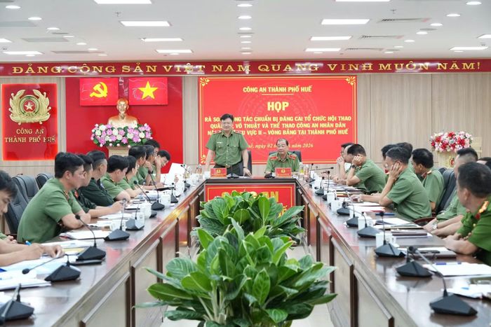 Thiếu tướng Nguyễn Thanh Tuấn, Giám đốc Công an TP Huế phát biểu tại buổi họp rà soát toàn diện công tác chuẩn bị đăng cai tổ chức Hội thao.