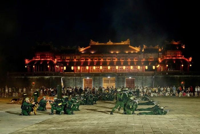 Chương trình lễ khai mạc Hội thao được tổ chức tại quảng trường Ngọ Môn, TP Huế.