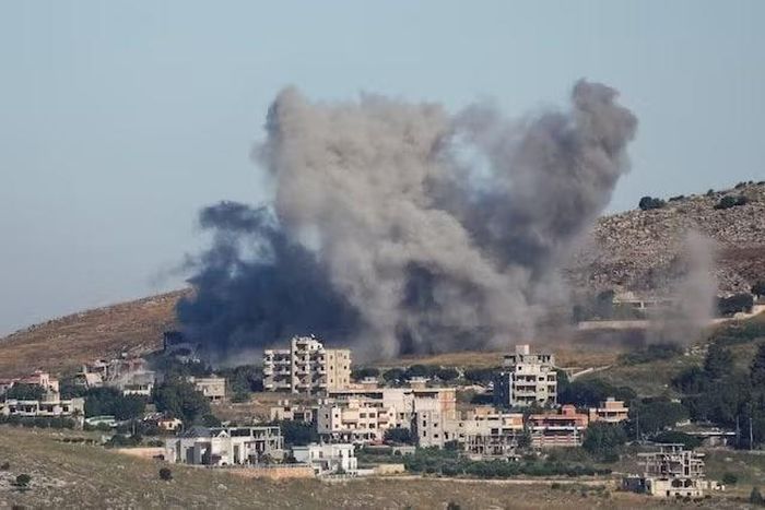 Khói đen bốc lên sau đợt tập kích của Israel vào Lebanon.