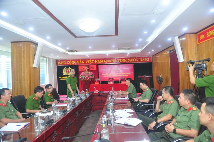Đại tá Trần Viết Phương, Phó Cục trưởng Cục Cảnh sát phòng chống tội phạm về môi trường phát biểu tại lễ ký kết.
