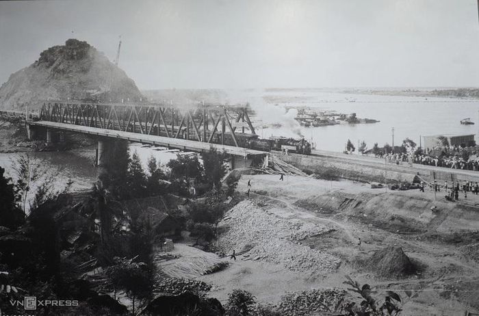 Cầu Hàm Rồng bắc qua sông Mã - tọa độ lửa trong chiến tranh chống Mỹ. 