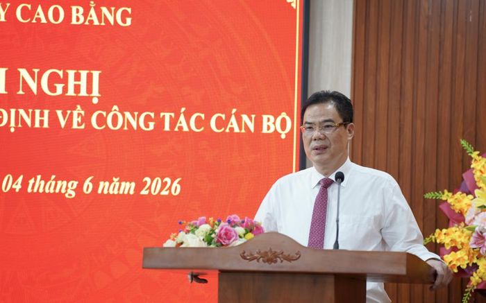 Phó Bí thư Tỉnh ủy, Chủ tịch Ủy ban MTTQ tỉnh Vũ Hồng Quang phát biểu giao nhiệm vụ.
