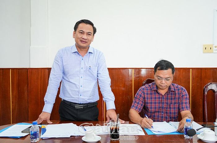 Ông Lê Minh Luân, Phó Bí thư Thường trực Đảng ủy, Chủ tịch Ủy ban MTTQ Việt Nam xã Cái Đôi Vàm, mong muốn đoàn khảo sát tiếp tục hỗ trợ để địa phương sớm được công nhận thành lập phường.