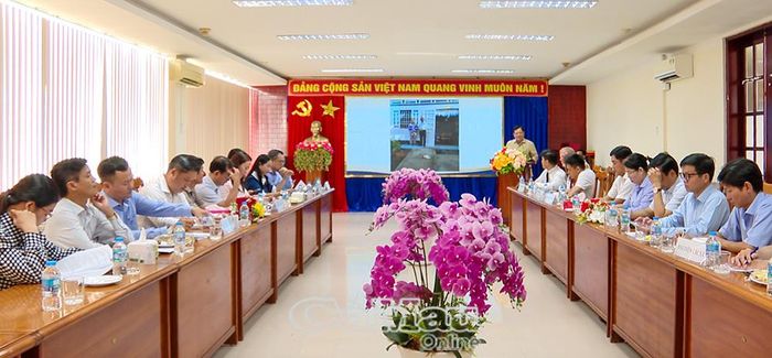 Các đại biểu tham dự hội nghị.