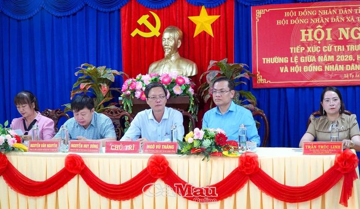  Các đại biểu HĐND tỉnh tham gia tiếp xúc cử tri Xã Tạ An Khương.
