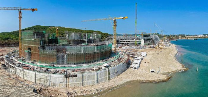 Công trình nhà biểu diễn đa năng đang dần hình thành.