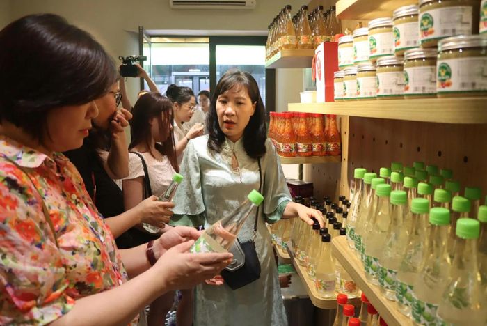 Sự kiện thu hút đông đảo khách tham quan và người tiêu dùng Thủ đô tới trải nghiệm, mua sắm sản phẩm.