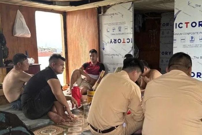 Các phương tiện khai thác cát trái phép