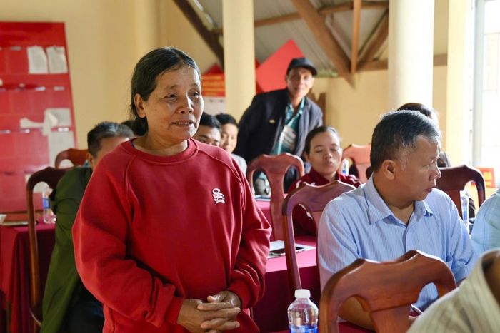 Đại diện các hộ dân trao đổi tại buổi làm việc