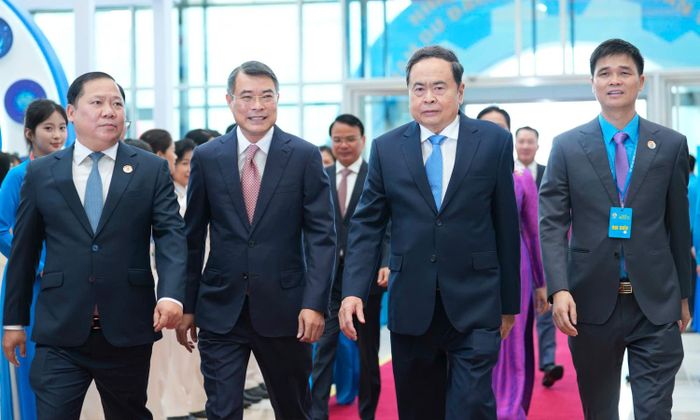 Thủ tướng Lê Minh Hưng và Chủ tịch Quốc hội Trần Thanh Mẫn tới dự Đại hội.