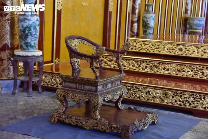 Theo Trung tâm Bảo tồn di tích Cố đô Huế, quá trình phục chế được triển khai theo đúng quy định của Luật Di sản văn hóa và Nghị định số 308/2025/NĐ-CP ngày 28/11/2025 của Chính phủ; đồng thời bám sát kế hoạch được UBND TP Huế phê duyệt.