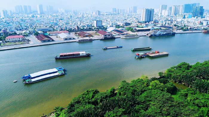 Dự án Công viên văn hóa Bến Nhà Rồng - Khánh Hội và công viên cây xanh công cộng ven sông Sài Gòn là công trình quy mô lớn khởi công trước 2/7/2026. (Ảnh: Q. Nguyễn)